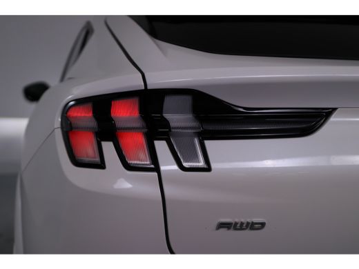Ford Mustang Mach-E Mach-E GT AWD | Panorama Dak | B&O | Winter pack | Memory Zetels | Clima | Camera | Cruise Adapti... ActivLease financial lease