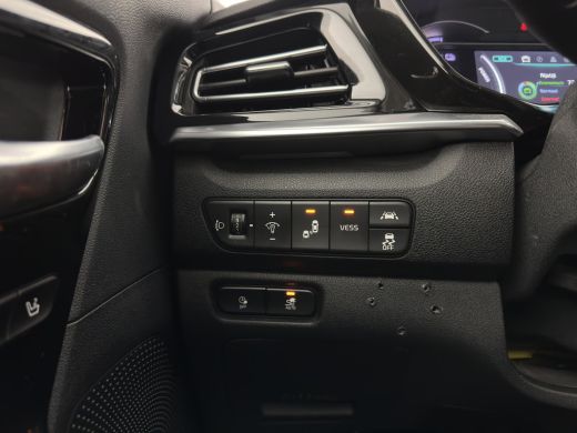 Kia e-Niro ExecutiveLine 64 kWh (3-Fase) {SOH-100%) (INCL-BTW)  Aut *HEATPUMP | LUXURY-LEATHER | FULL-LED | ... ActivLease financial lease