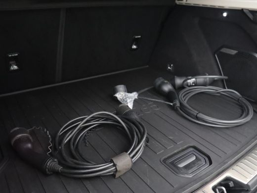 Lynk & Co 01 1.5 Plug In | Panoramadak | Infinity by Harman | Camera | Adaptive cruise | Stoelverwarming | Car... ActivLease financial lease