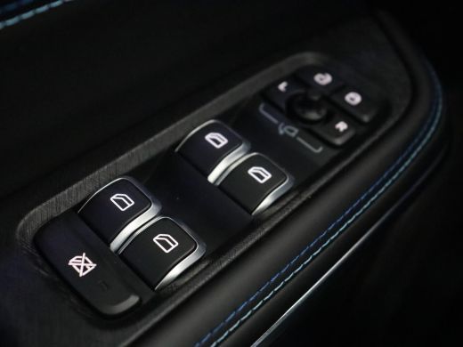 Lynk & Co 01 1.5 Plug In | Panoramadak | Infinity by Harman | Camera | Adaptive cruise | Stoelverwarming | Car... ActivLease financial lease