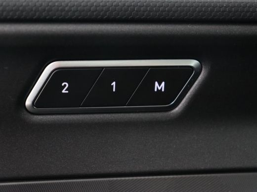 Lynk & Co 01 1.5 Plug In | Panoramadak | Infinity by Harman | Camera | Adaptive cruise | Stoelverwarming | Car... ActivLease financial lease