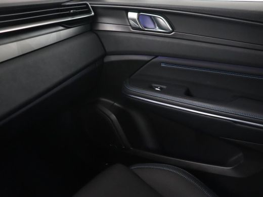 Lynk & Co 01 1.5 Plug In | Panoramadak | Infinity by Harman | Camera | Adaptive cruise | Stoelverwarming | Car... ActivLease financial lease