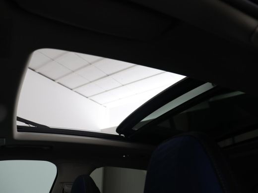 Lynk & Co 01 1.5 Plug In | Panoramadak | Infinity by Harman | Camera | Adaptive cruise | Stoelverwarming | Car... ActivLease financial lease