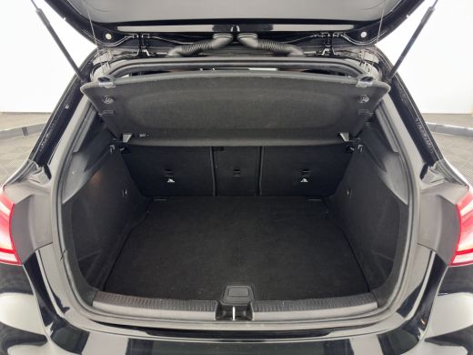 Mercedes-Benz A-Klasse 160 AMG-Sportpack Business-Solution (INCL-BTW) *WIDESCREEN-DIGI-COCKPIT | FULL-LED | LEATHER-MICR... ActivLease financial lease