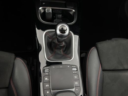 Mercedes-Benz A-Klasse 160 AMG-Sportpack Business-Solution (INCL-BTW) *WIDESCREEN-DIGI-COCKPIT | FULL-LED | LEATHER-MICR... ActivLease financial lease