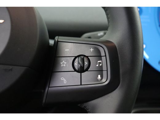 Mini Aceman SE / Essential / LED / Parking Assistant / 18" Night Flash Spoke Grey ActivLease financial lease