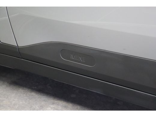 Mini Aceman SE / Essential / LED / Parking Assistant / 18" Night Flash Spoke Grey ActivLease financial lease