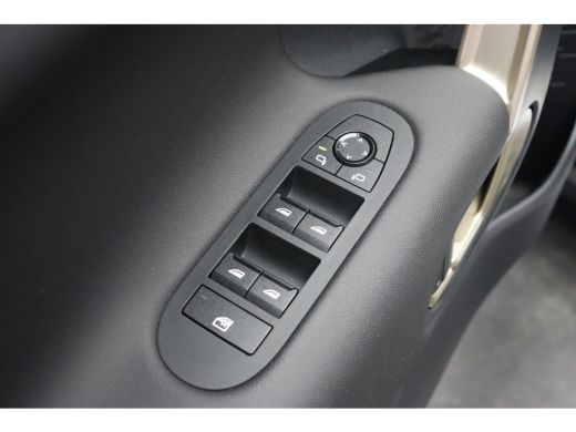 Mini Aceman SE / Essential / LED / Parking Assistant / 18" Night Flash Spoke Grey ActivLease financial lease