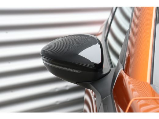 Peugeot 2008 1.2 PURETECH 130PK ALLURE PACK AUTOMAAT / NAVI / LEDER / CLIMA / LED / PDC / 17" LMV / CAMERA / K... ActivLease financial lease