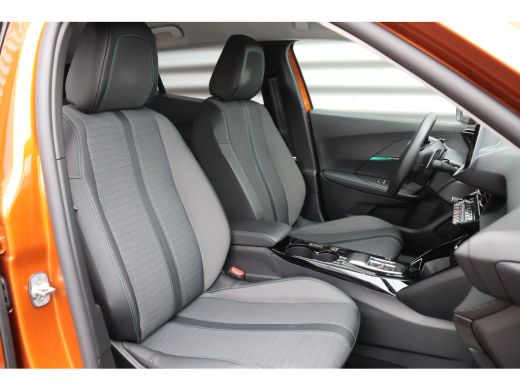 Peugeot 2008 1.2 PURETECH 130PK ALLURE PACK AUTOMAAT / NAVI / LEDER / CLIMA / LED / PDC / 17" LMV / CAMERA / K... ActivLease financial lease