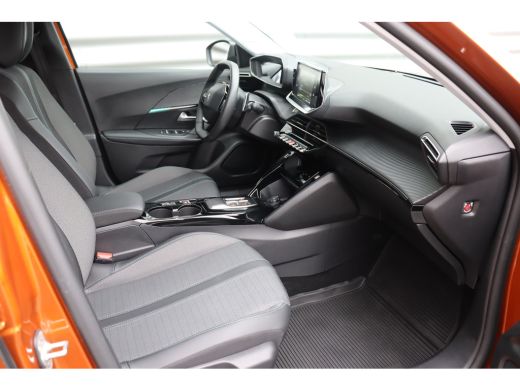 Peugeot 2008 1.2 PURETECH 130PK ALLURE PACK AUTOMAAT / NAVI / LEDER / CLIMA / LED / PDC / 17" LMV / CAMERA / K... ActivLease financial lease