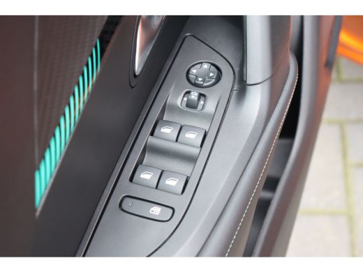 Peugeot 2008 1.2 PURETECH 130PK ALLURE PACK AUTOMAAT / NAVI / LEDER / CLIMA / LED / PDC / 17" LMV / CAMERA / K... ActivLease financial lease