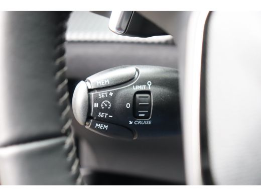 Peugeot 2008 1.2 PURETECH 130PK ALLURE PACK AUTOMAAT / NAVI / LEDER / CLIMA / LED / PDC / 17" LMV / CAMERA / K... ActivLease financial lease