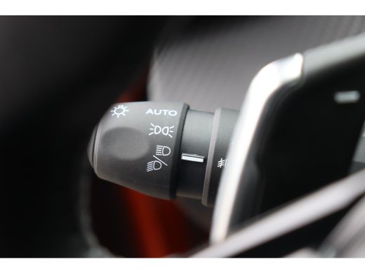 Peugeot 2008 1.2 PURETECH 130PK ALLURE PACK AUTOMAAT / NAVI / LEDER / CLIMA / LED / PDC / 17" LMV / CAMERA / K... ActivLease financial lease