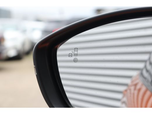 Peugeot 2008 1.2 PURETECH 155PK GT PACK AUTOMAAT / NAVI / LEDER / CLIMA / PDC / 18" LMV / CAMERA / ALCANTARA /... ActivLease financial lease