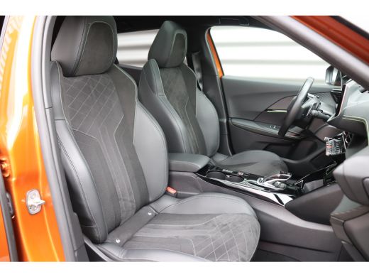 Peugeot 2008 1.2 PURETECH 155PK GT PACK AUTOMAAT / NAVI / LEDER / CLIMA / PDC / 18" LMV / CAMERA / ALCANTARA /... ActivLease financial lease