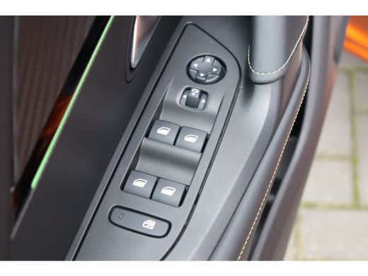 Peugeot 2008 1.2 PURETECH 155PK GT PACK AUTOMAAT / NAVI / LEDER / CLIMA / PDC / 18" LMV / CAMERA / ALCANTARA /... ActivLease financial lease