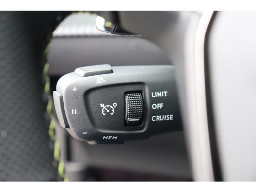 Peugeot 2008 1.2 PURETECH 155PK GT PACK AUTOMAAT / NAVI / LEDER / CLIMA / PDC / 18" LMV / CAMERA / ALCANTARA /... ActivLease financial lease