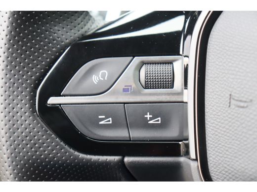 Peugeot 2008 1.2 PURETECH 155PK GT PACK AUTOMAAT / NAVI / LEDER / CLIMA / PDC / 18" LMV / CAMERA / ALCANTARA /... ActivLease financial lease