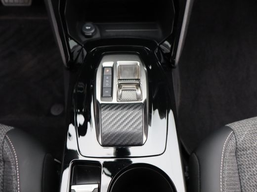 Peugeot 208 Hybrid 100 e-DCS6 Allure | Apple Carplay/Android Auto|telefoonintegratie premium | Armsteun voor ... ActivLease financial lease