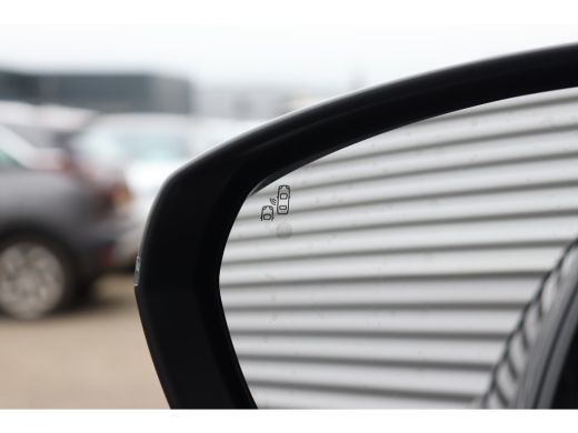 Peugeot 3008 1.2 PURETECH 130PK GT PACK AUTOMAAT / NAVI / LEDER / CLIMA / PDC / 19" LMV / CAMERA / BLACK PACK ... ActivLease financial lease