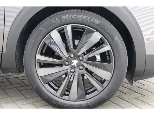 Peugeot 3008 1.2 PURETECH 130PK GT PACK AUTOMAAT / NAVI / LEDER / CLIMA / PDC / 19" LMV / CAMERA / BLACK PACK ... ActivLease financial lease