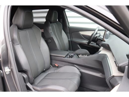 Peugeot 3008 1.2 PURETECH 130PK GT PACK AUTOMAAT / NAVI / LEDER / CLIMA / PDC / 19" LMV / CAMERA / BLACK PACK ... ActivLease financial lease