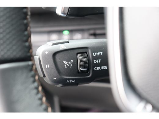 Peugeot 3008 1.2 PURETECH 130PK GT PACK AUTOMAAT / NAVI / LEDER / CLIMA / PDC / 19" LMV / CAMERA / BLACK PACK ... ActivLease financial lease
