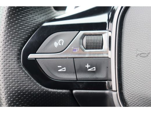 Peugeot 3008 1.2 PURETECH 130PK GT PACK AUTOMAAT / NAVI / LEDER / CLIMA / PDC / 19" LMV / CAMERA / BLACK PACK ... ActivLease financial lease