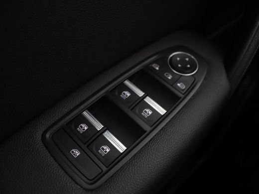 Renault Captur 1.0 TCe Edition One | Trekhaak | 360 Camera | Carplay | Keyless | Navigatie | Half leder | Park A... ActivLease financial lease