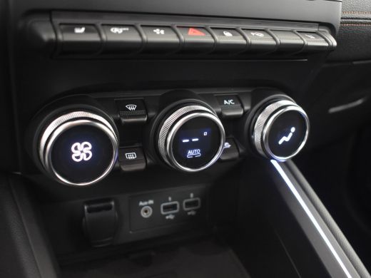 Renault Clio 1.0 TCe Initiale Paris 90pk | Lederen bekleding | Dodehoekdetectie | Bose audio | Navigatie | Key... ActivLease financial lease