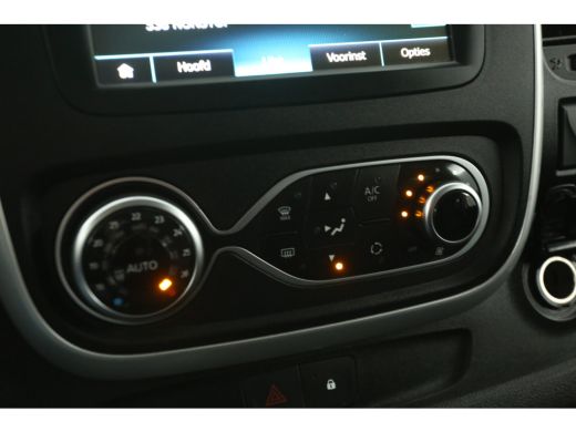 Renault Trafic 2.0 dCi T29 L2H1 | 146PK | Automaat | DC | Airco | Camera | Cruise | Navi | Trekh. | Parkeersens. ActivLease financial lease