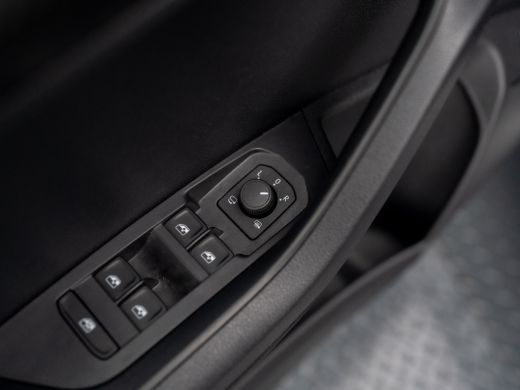 Skoda Karoq 1.5 TSI ACT Sportline Business | Camera | 19'' | Adapt. Cr. | Elk. A-klep | Keyless | Stoel & Stu... ActivLease financial lease