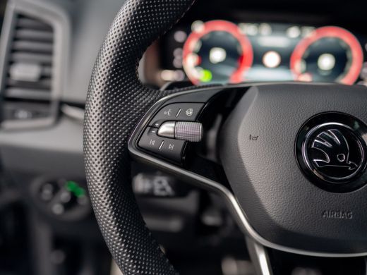 Skoda Karoq 1.5 TSI ACT Sportline Business | Camera | 19'' | Adapt. Cr. | Elk. A-klep | Keyless | Stoel & Stu... ActivLease financial lease