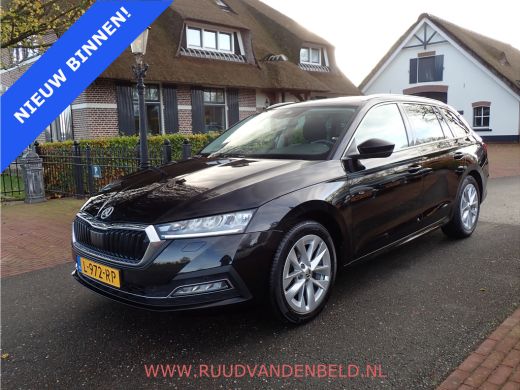 Skoda Octavia Combi Business Edition Plus CARPLAY/NAVIGATIE/KEYLESS