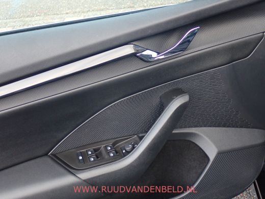 Skoda Octavia Combi Business Edition Plus CARPLAY/NAVIGATIE/KEYLESS ActivLease financial lease