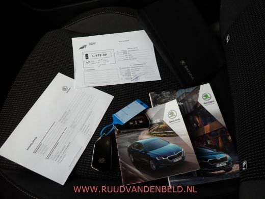 Skoda Octavia Combi Business Edition Plus CARPLAY/NAVIGATIE/KEYLESS ActivLease financial lease