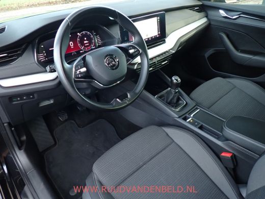 Skoda Octavia Combi Business Edition Plus CARPLAY/NAVIGATIE/KEYLESS ActivLease financial lease