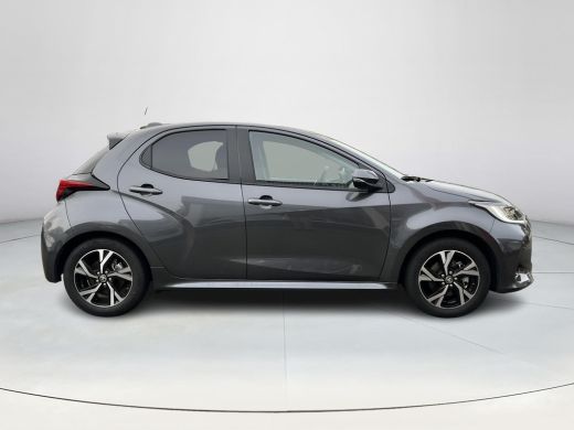 Toyota Yaris 1.5 Hybrid 115 Dynamic | Stoel- + stuurverwarming | Parkeersensoren | Carplay | Licht metalen vel... ActivLease financial lease