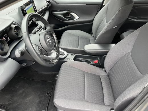 Toyota Yaris 1.5 Hybrid Dynamic | Navigatie | Carplay | Licht metalen velgen | LED koplampen | Keyless entry | ActivLease financial lease