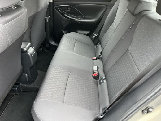 Toyota Yaris 1.5 Hybrid Dynamic | Navigatie | Carplay | Licht metalen velgen | LED koplampen | Keyless entry | ActivLease financial lease