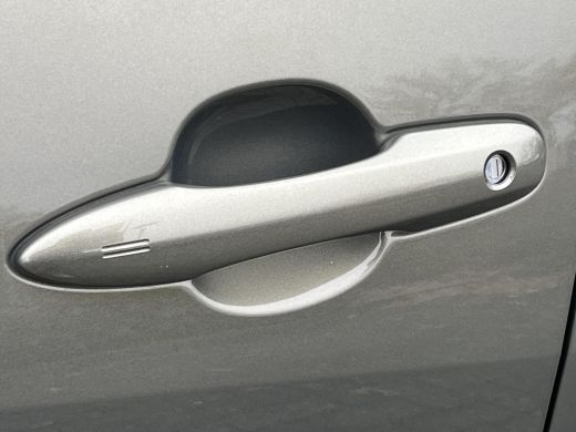 Toyota Yaris 1.5 Hybrid Dynamic | Navigatie | Carplay | Licht metalen velgen | LED koplampen | Keyless entry | ActivLease financial lease