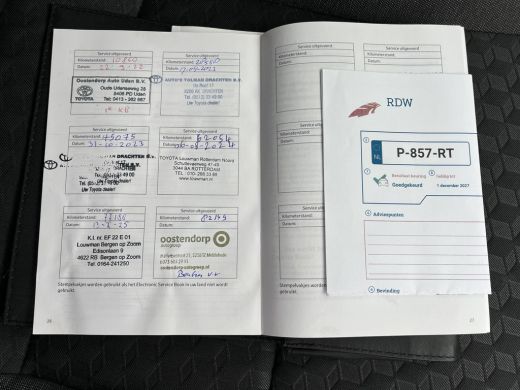 Toyota Yaris 1.5 Hybrid Dynamic | Navigatie | Carplay | Licht metalen velgen | LED koplampen | Keyless entry | ActivLease financial lease