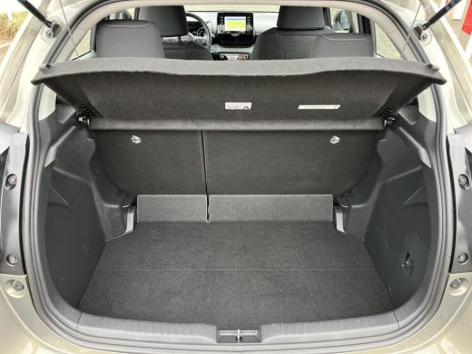 Toyota Yaris 1.5 Hybrid Dynamic | Navigatie | Carplay | Licht metalen velgen | LED koplampen | Keyless entry | ActivLease financial lease