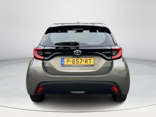 Toyota Yaris 1.5 Hybrid Dynamic | Navigatie | Carplay | Licht metalen velgen | LED koplampen | Keyless entry | ActivLease financial lease