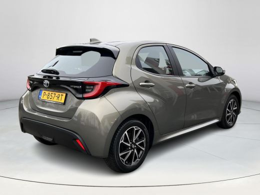 Toyota Yaris 1.5 Hybrid Dynamic | Navigatie | Carplay | Licht metalen velgen | LED koplampen | Keyless entry | ActivLease financial lease