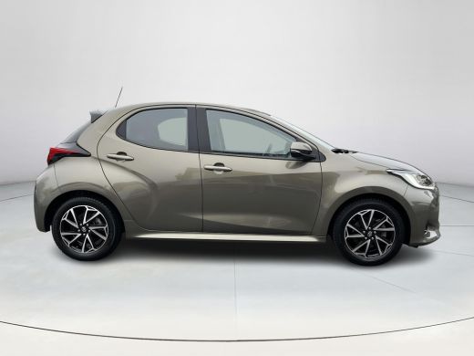 Toyota Yaris 1.5 Hybrid Dynamic | Navigatie | Carplay | Licht metalen velgen | LED koplampen | Keyless entry | ActivLease financial lease
