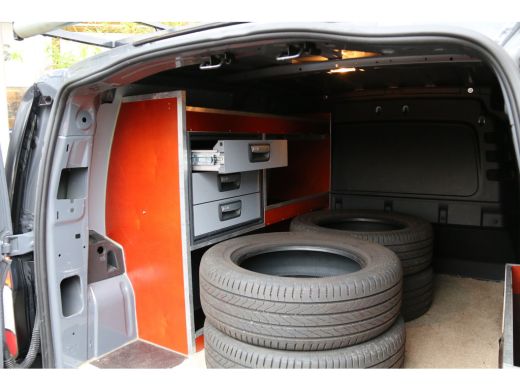 Volkswagen Caddy 2.0 TDI | Imperiaal | Betimmering | Camera | Trekhaak | Carplay ActivLease financial lease