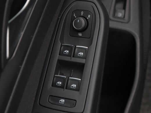 Volkswagen Golf 1.4 204 Pk Automaat eHybrid Style | Adaptive Cruise | Climate Control | Stoelverwarming | Navigat... ActivLease financial lease