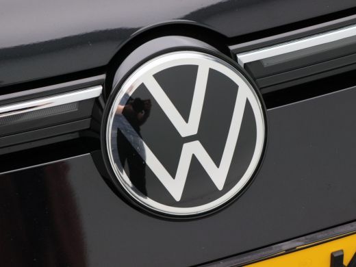 Volkswagen Golf 1.4 204 Pk Automaat eHybrid Style | Adaptive Cruise | Climate Control | Stoelverwarming | Navigat... ActivLease financial lease